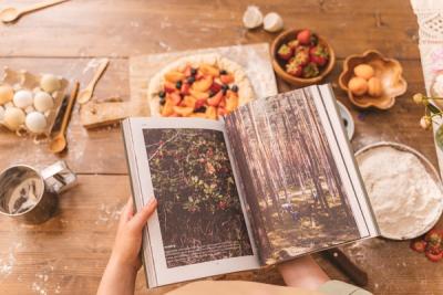 Unveiling the Multiple Utilities of the Red Rooster Cookbook Stand